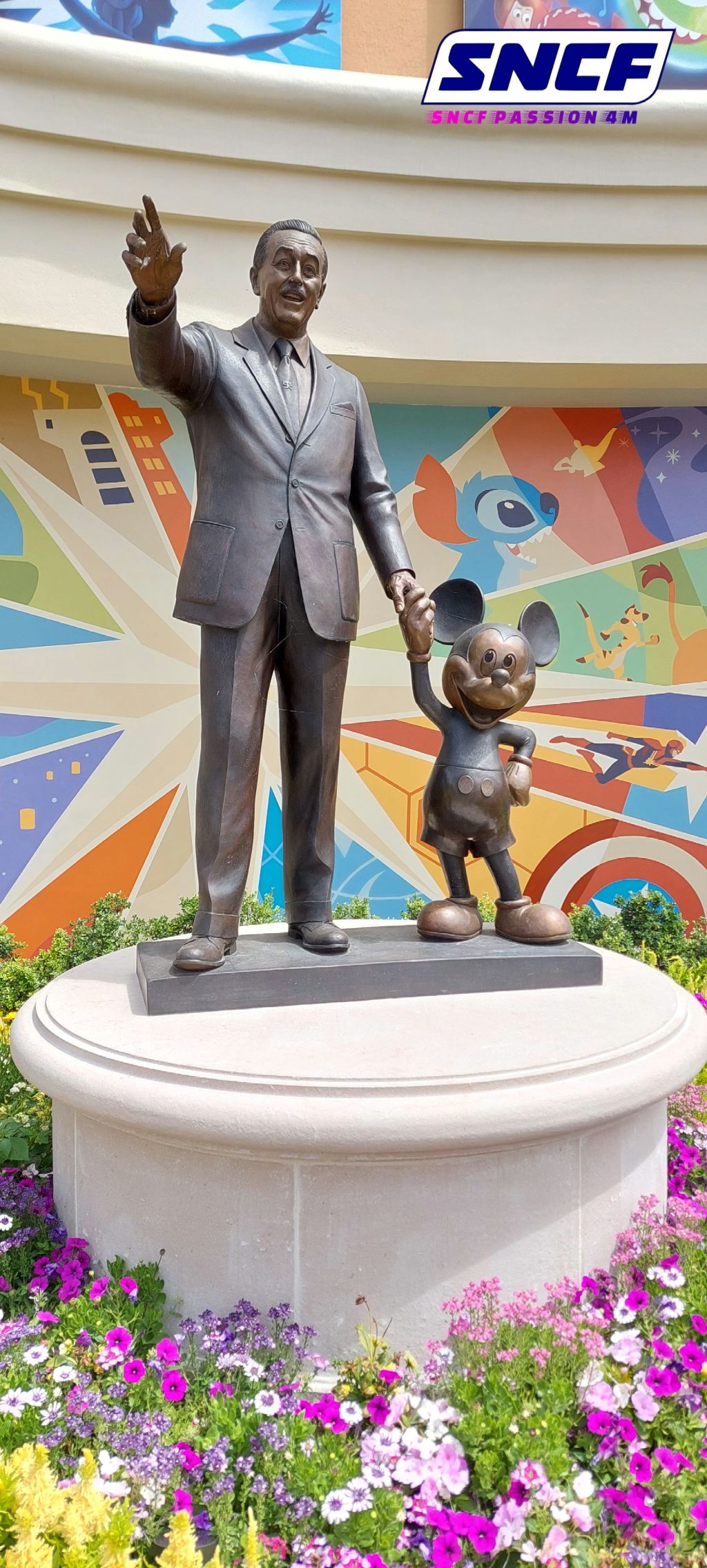 WALT DISNEY: DECOUVRONS CE GRAND PASSIONÉ DES&nbsp;TRAINS