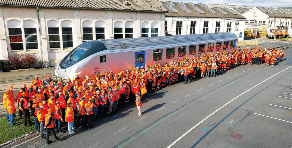 SNCF: La dernière voiture Corail a quitté le technicentre Charente-Périgord