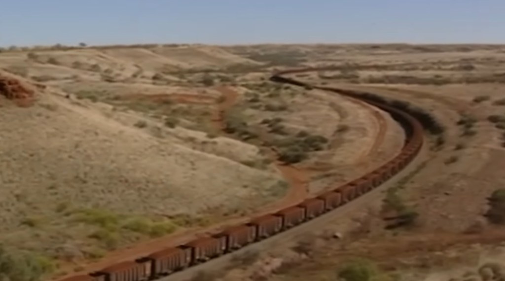 7 KM ET 682 WAGONS : Le train le plus long de l&rsquo;histoire a vu le jour en 2001 et depuis, personne ne l&rsquo;a&nbsp;surpaSsé