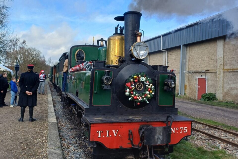 &laquo;&nbsp;UN MOMENT MAGIQUE&nbsp;&raquo;: Voyage à bord du train du Père Noël avec sa locomotive à vapeur dans&nbsp;l&rsquo;Oise
