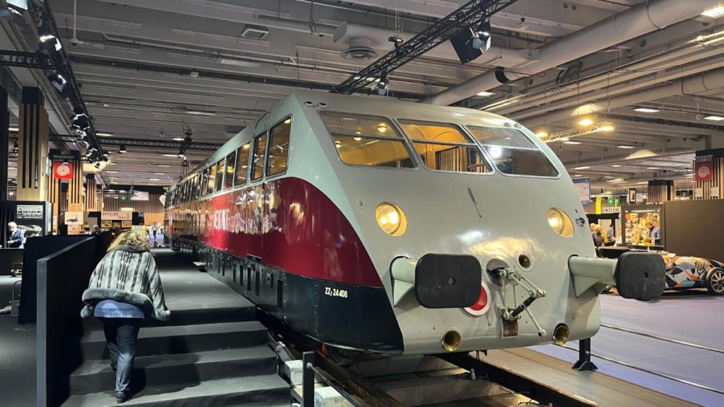L&rsquo;AUTORAIL BUGATTI: Le tout dernier Autorail Bugatti à Rétromobile 2026, un impressionnant train de 40&nbsp;tonnes