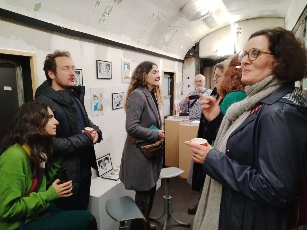 A Saint-Denis, une expo-vente à bord du Wagon des&nbsp;Dionysiaques