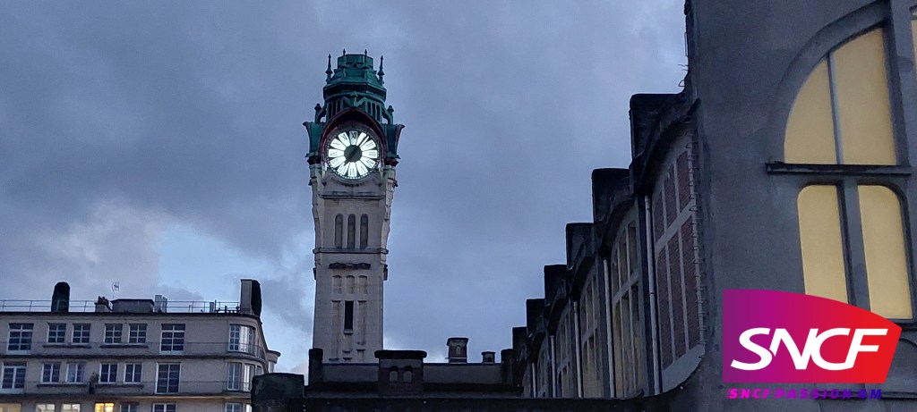 La soirée à la Gare de Rouen-Rive-Droite : entre calme et derniers&nbsp;départs