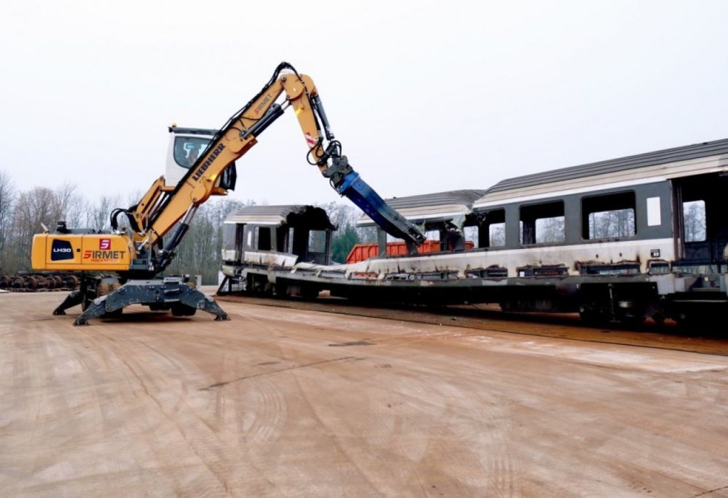FLASH VIDÉO: Le démantèlement des voitures&nbsp;Corail