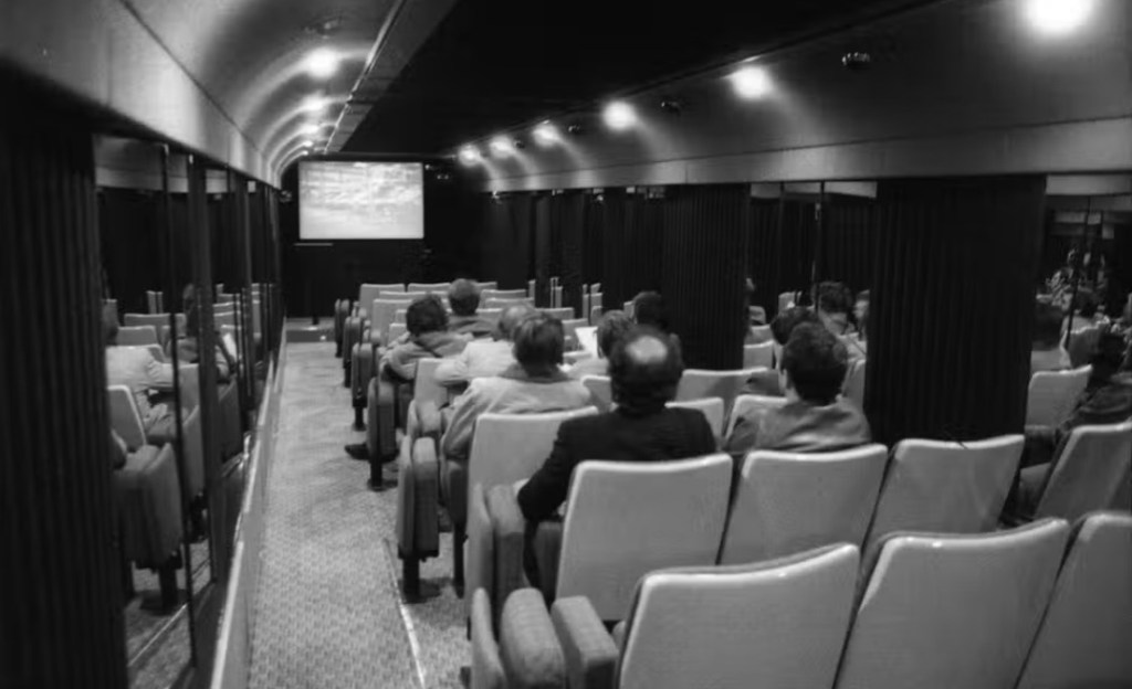 Quand la SNCF transformait ses trains en salle de cinéma, en&nbsp;1983